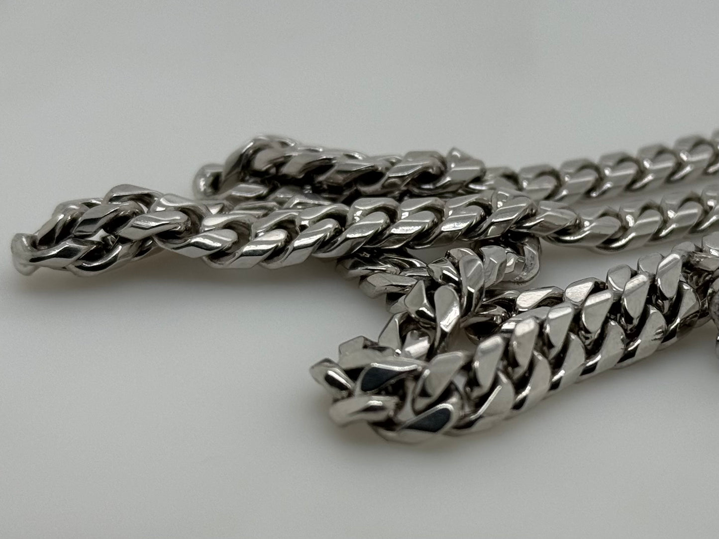 18ct White Gold Heavy Curb Link Chain