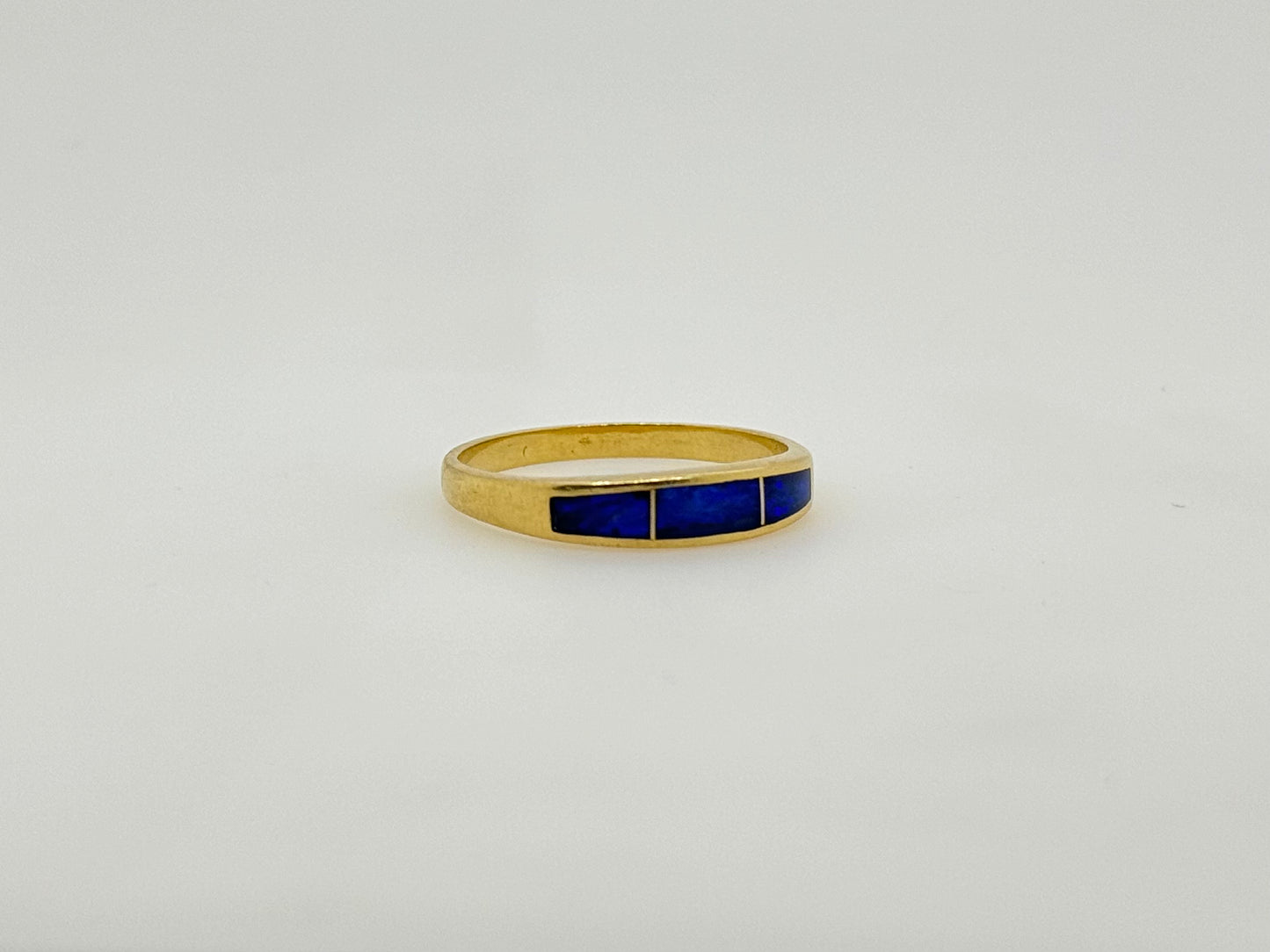 18ct Yellow Gold Ring w/ Opal Inlay