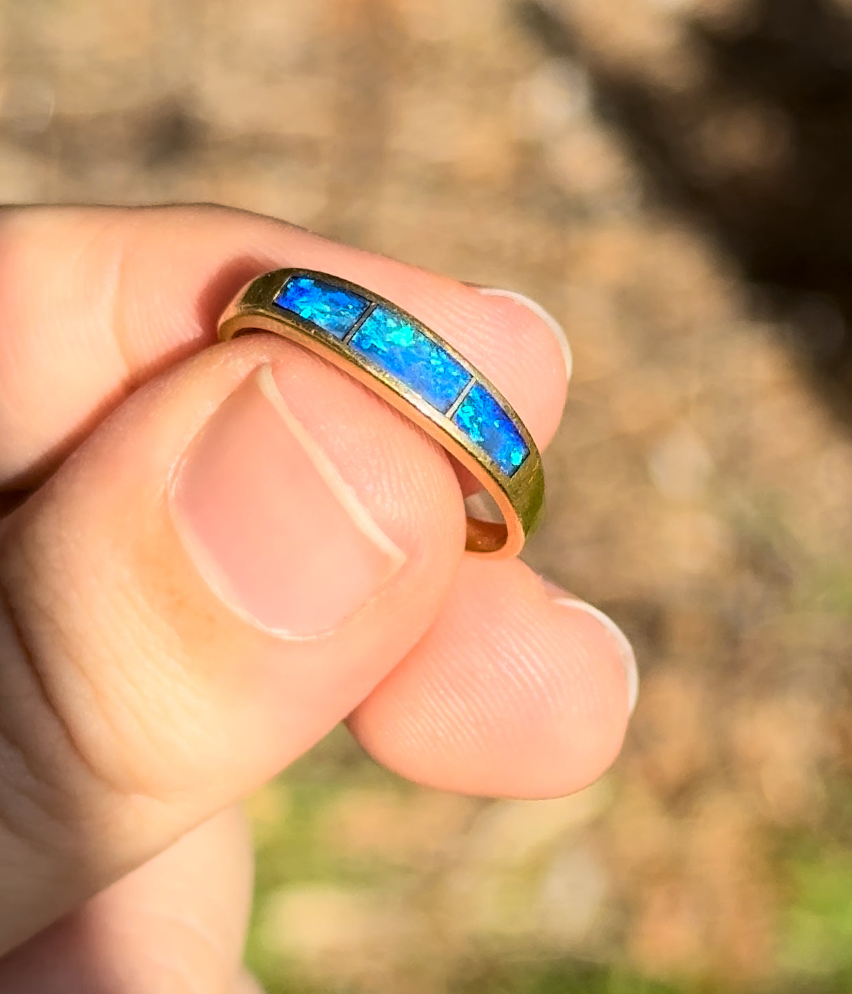 18ct Yellow Gold Ring w/ Opal Inlay