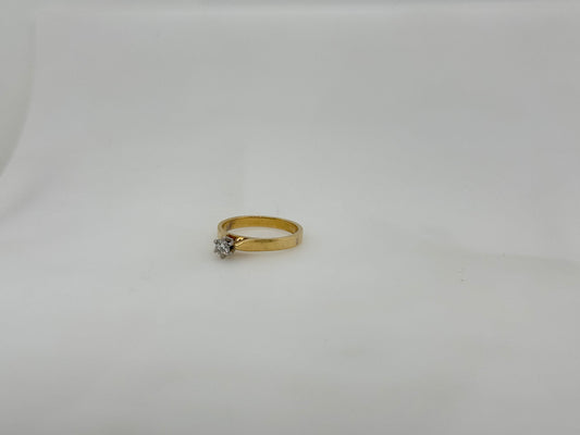 18ct Yellow Gold Solitaire Diamond Ring